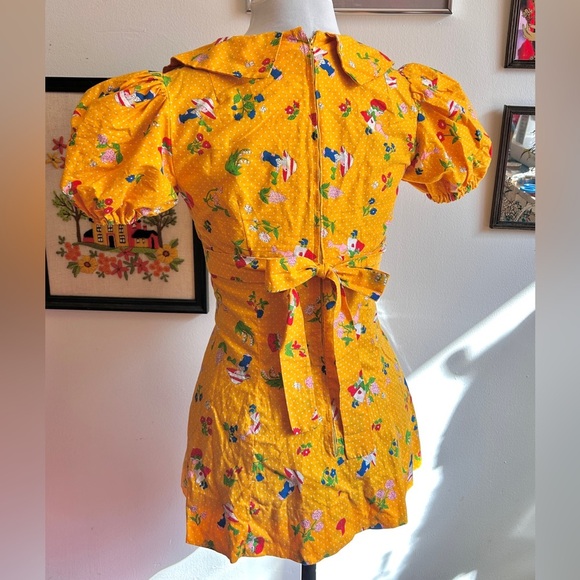 Vintage 1970s Puff Sleeve Peplum Cotton Top – Little Gardener Novelty Print - Picture 9 of 13